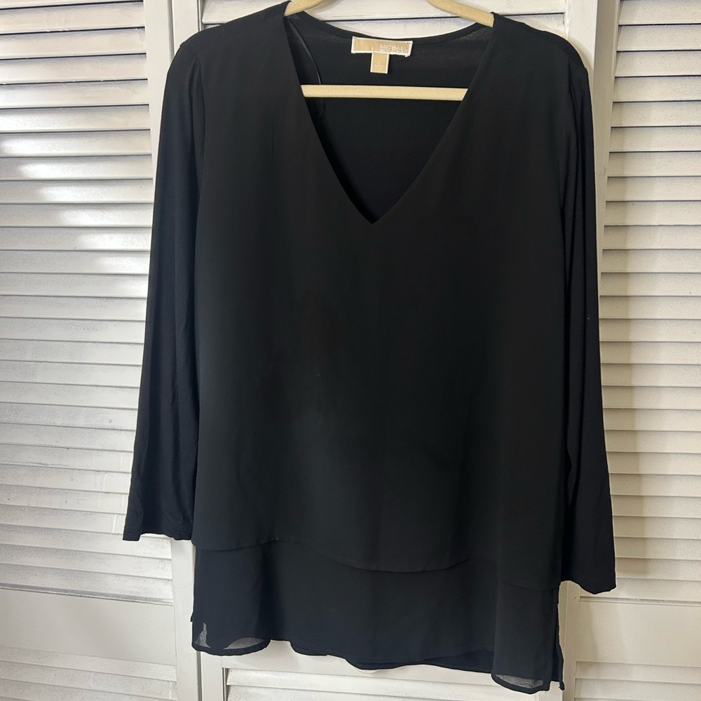 Micheal‎ Kors Black V-Neck Women's Top size L